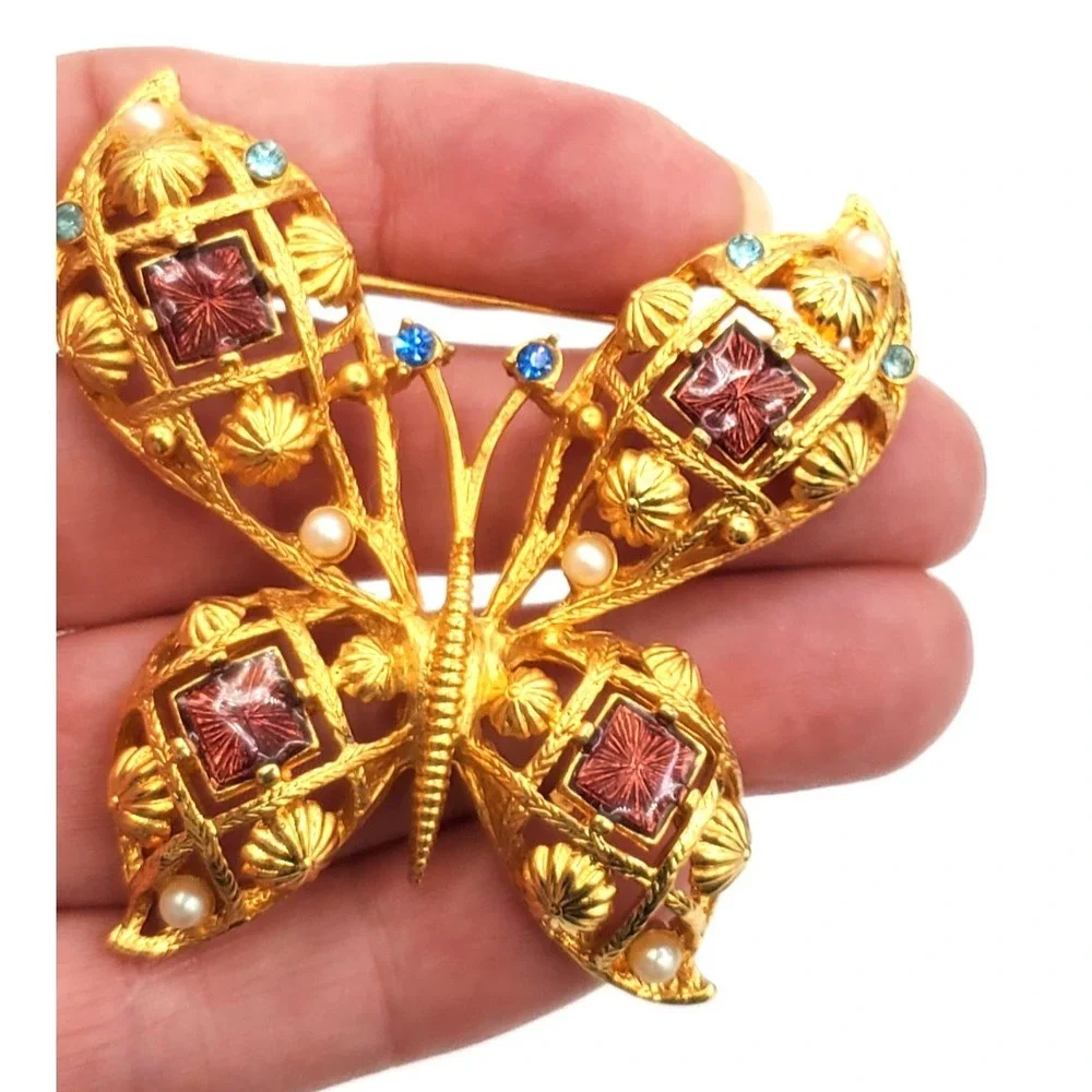 Vintage Avon Butterfly Brooch Gold Tone Beauty